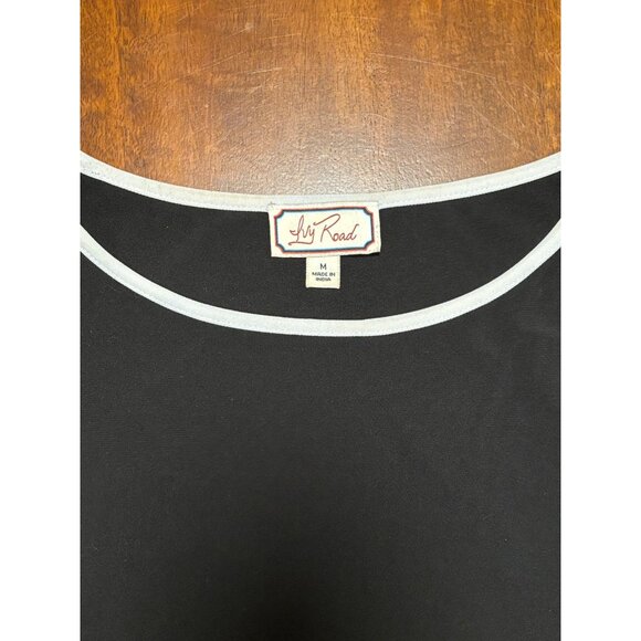 Ivy Road Size M Black Knee Length Shift Dress with Bell Sleeves - Picture 5 of 8